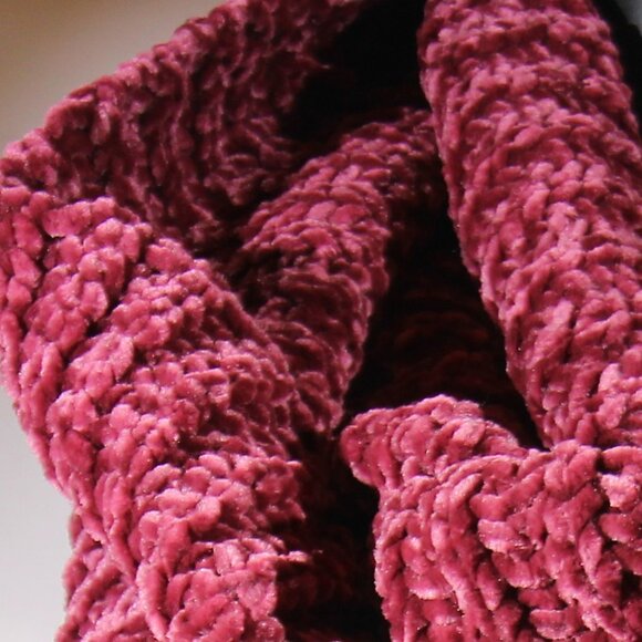 NWT Dillard Chunky Knit Infinity Scarf - Picture 4 of 10